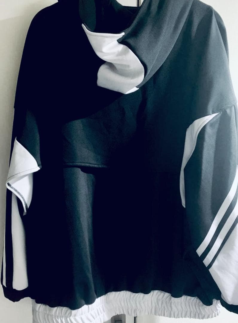 ◆レア REFLEM ボリュームネックライン 切り替え ジャージ パーカー 黒