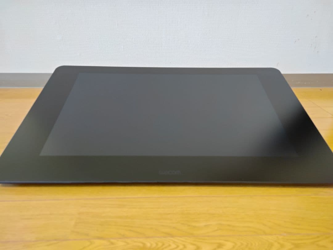 Wacom Cintiq Pro 24 DTH-2420 Flex Arm付き