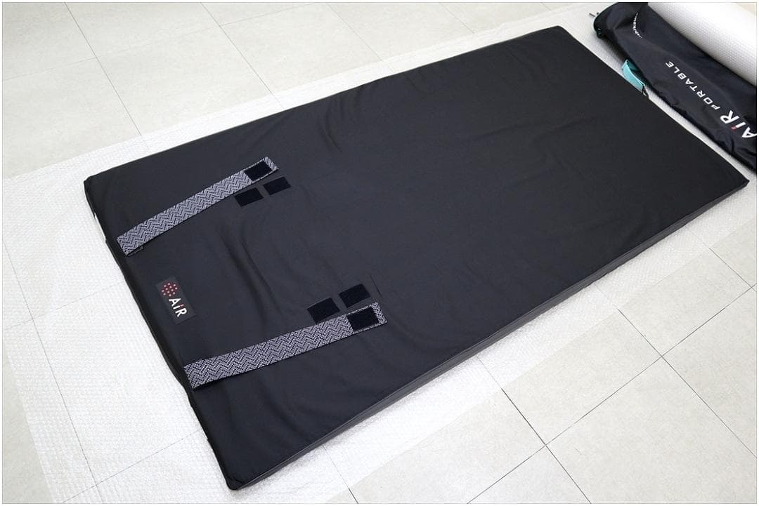 極美品 西川 Air エアーポータブル モバイルマット 持ち運び マット 寝具