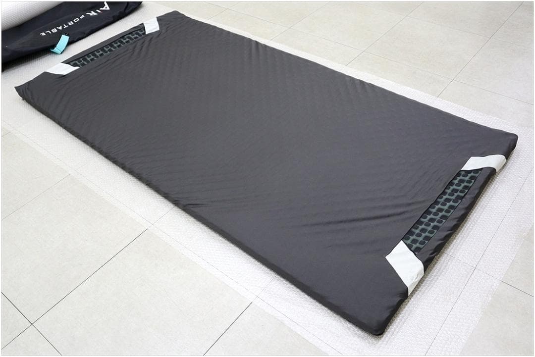 極美品 西川 Air エアーポータブル モバイルマット 持ち運び マット 寝具