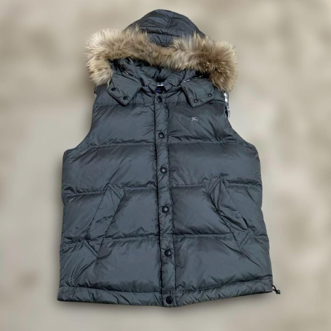 バーバリー ブルーレーベルファー付きダウンベスト　ダークグレー