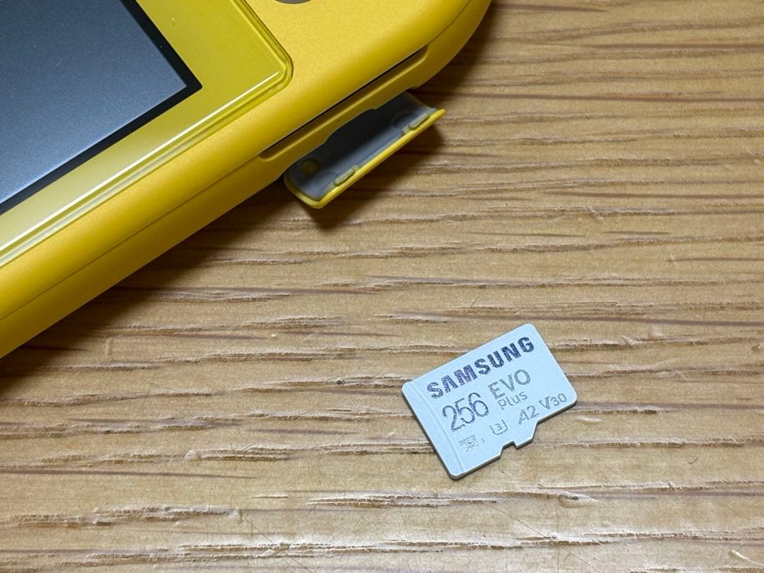 任天堂Switch Lite イエロー microSD付き