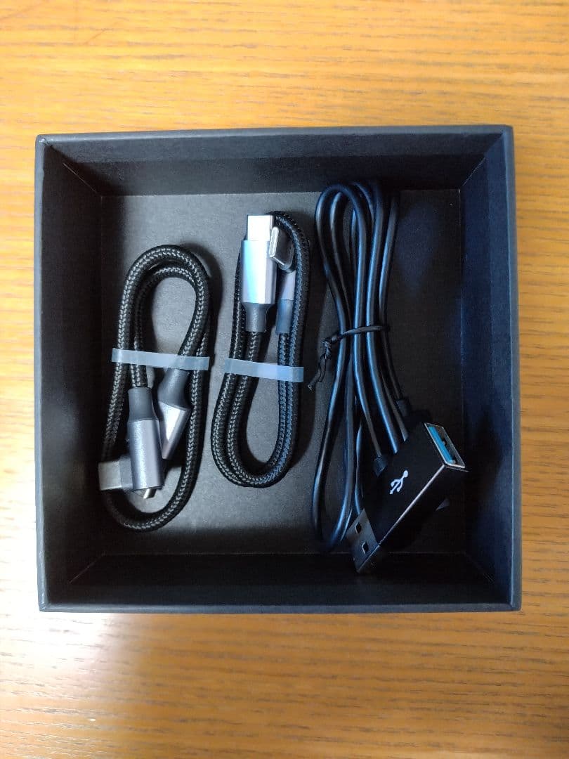 ottocast P3 HDMIケーブルとシガーソケット付