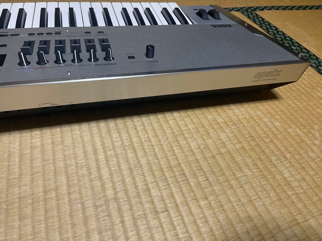 KORG opsix SE PLATINUM 限定仕様