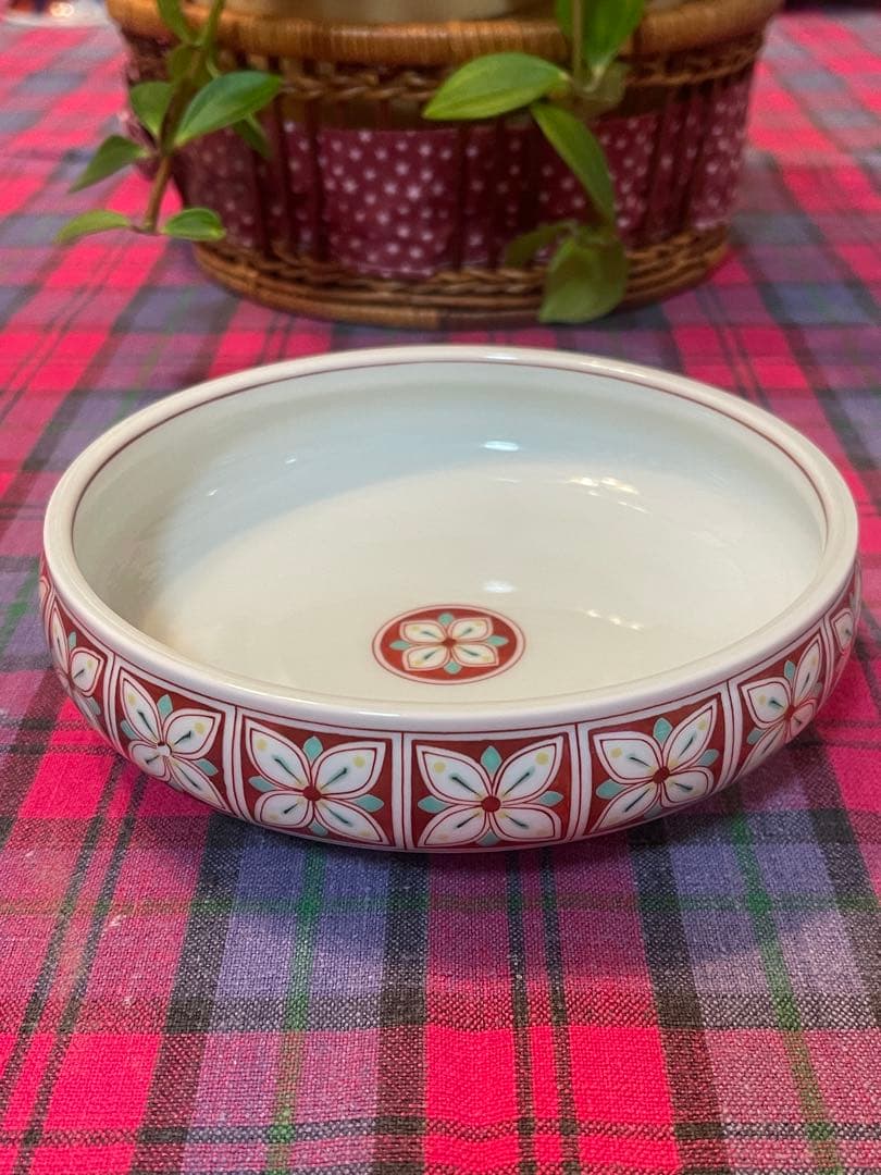 香蘭社　赤繪町工房　取り皿深皿5枚。花柄小鉢(小皿)5枚。10個セット，未使用。