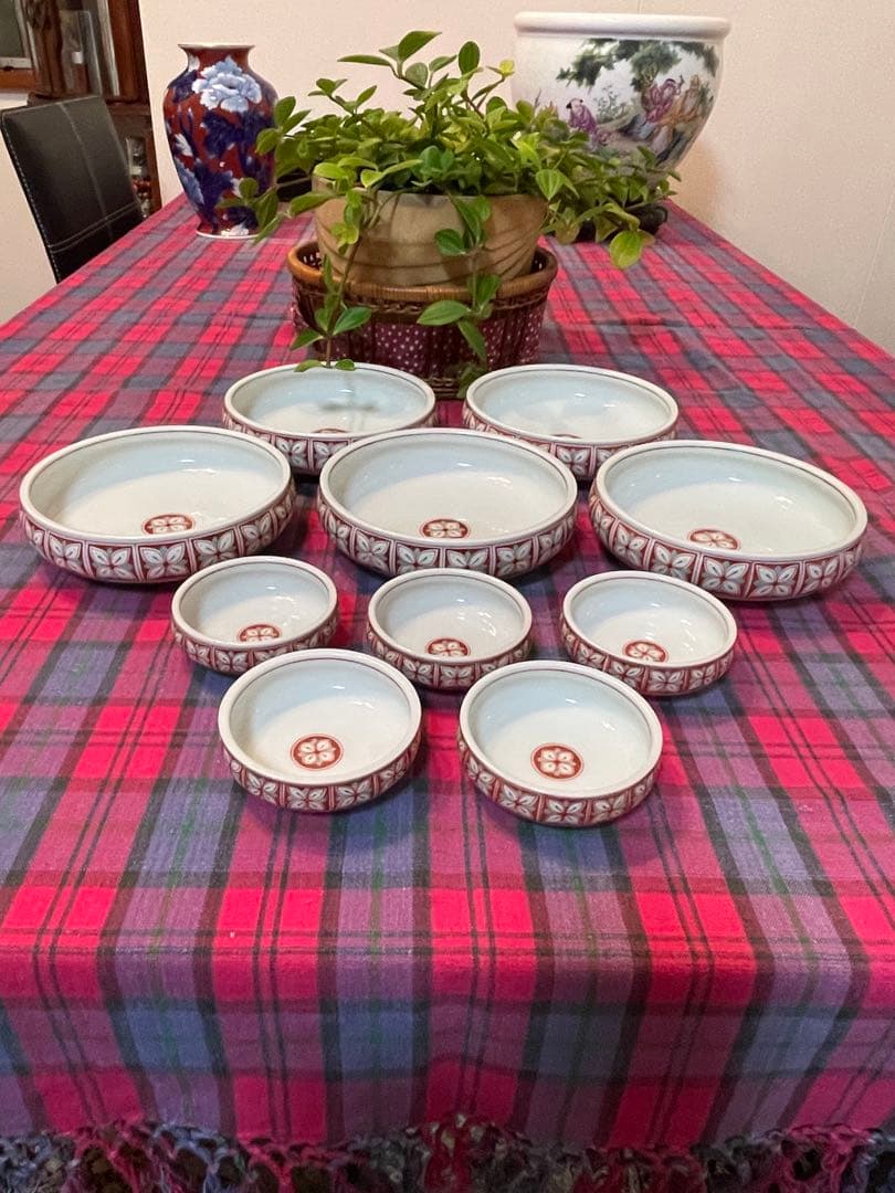 香蘭社　赤繪町工房　取り皿深皿5枚。花柄小鉢(小皿)5枚。10個セット，未使用。