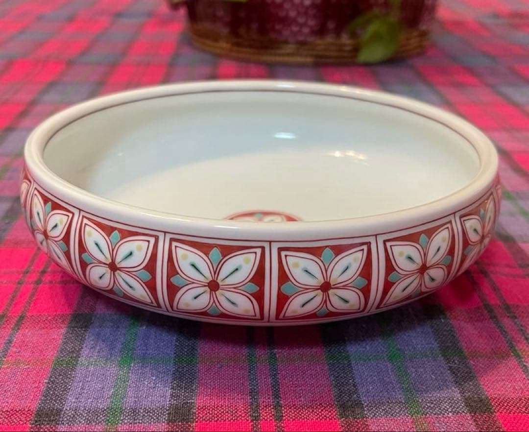 香蘭社　赤繪町工房　取り皿深皿5枚。花柄小鉢(小皿)5枚。10個セット，未使用。