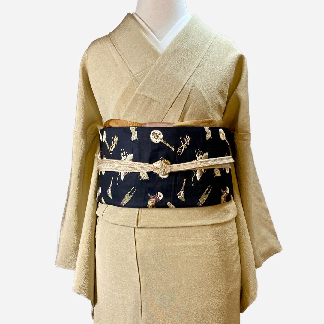 色無地　一ツ紋　裄67　身丈168　トールサイズ　百貫達雄　落款有　袷　正絹