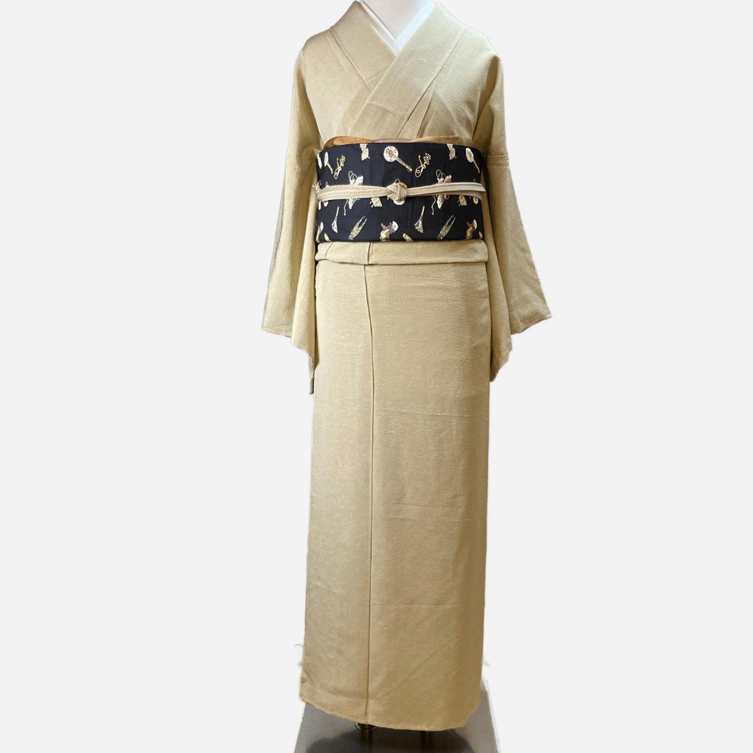 色無地　一ツ紋　裄67　身丈168　トールサイズ　百貫達雄　落款有　袷　正絹