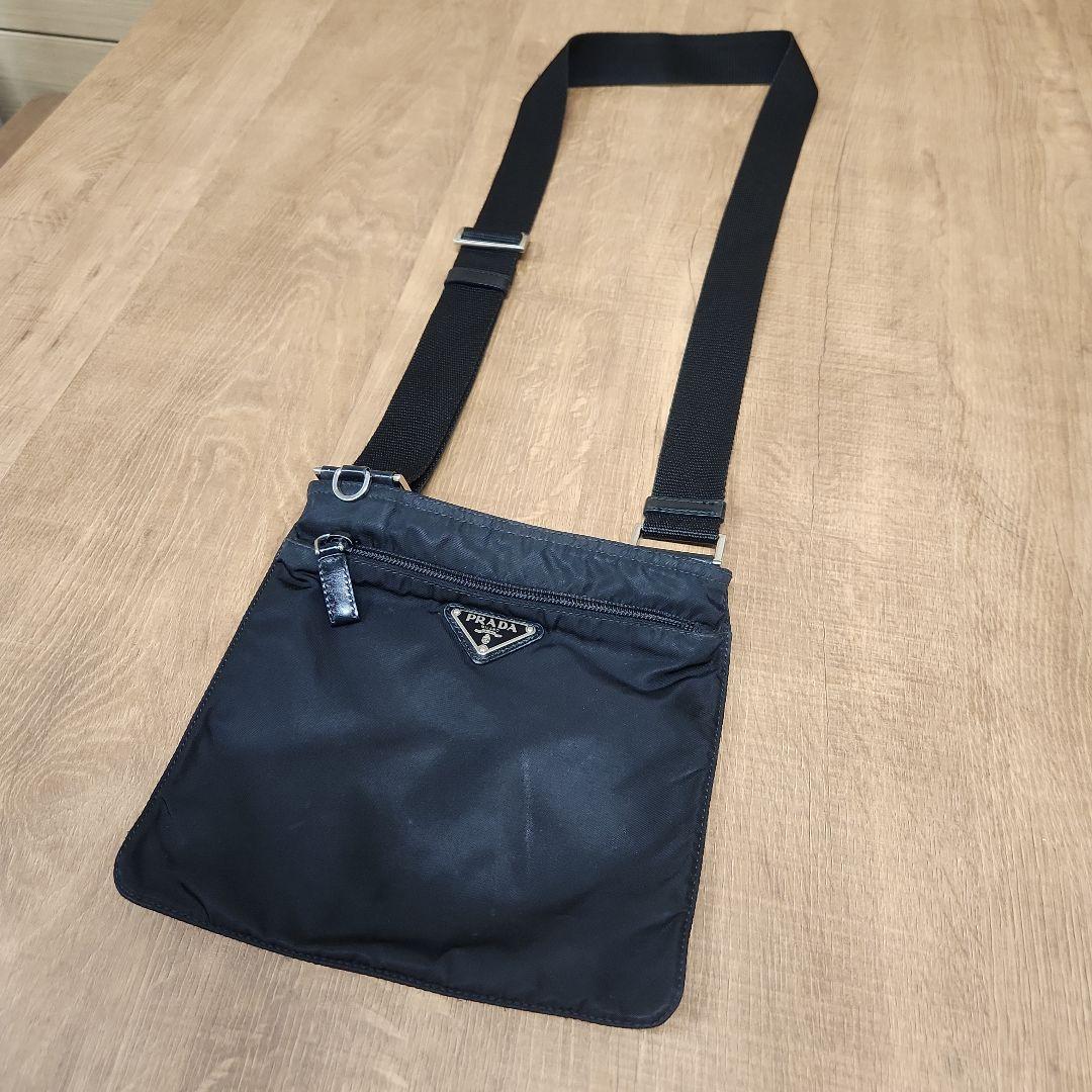 PRADA ブラック ショルダーバッグ サコッシュ プラダ
