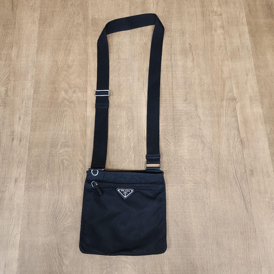 PRADA ブラック ショルダーバッグ サコッシュ プラダ