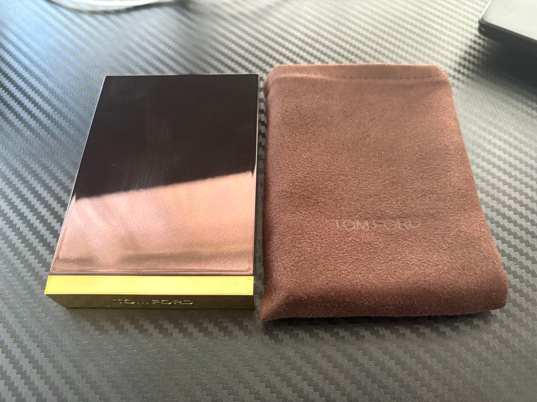 TOM FORD アイカラー クォード 27A ヴァージンオーキッド廃盤品