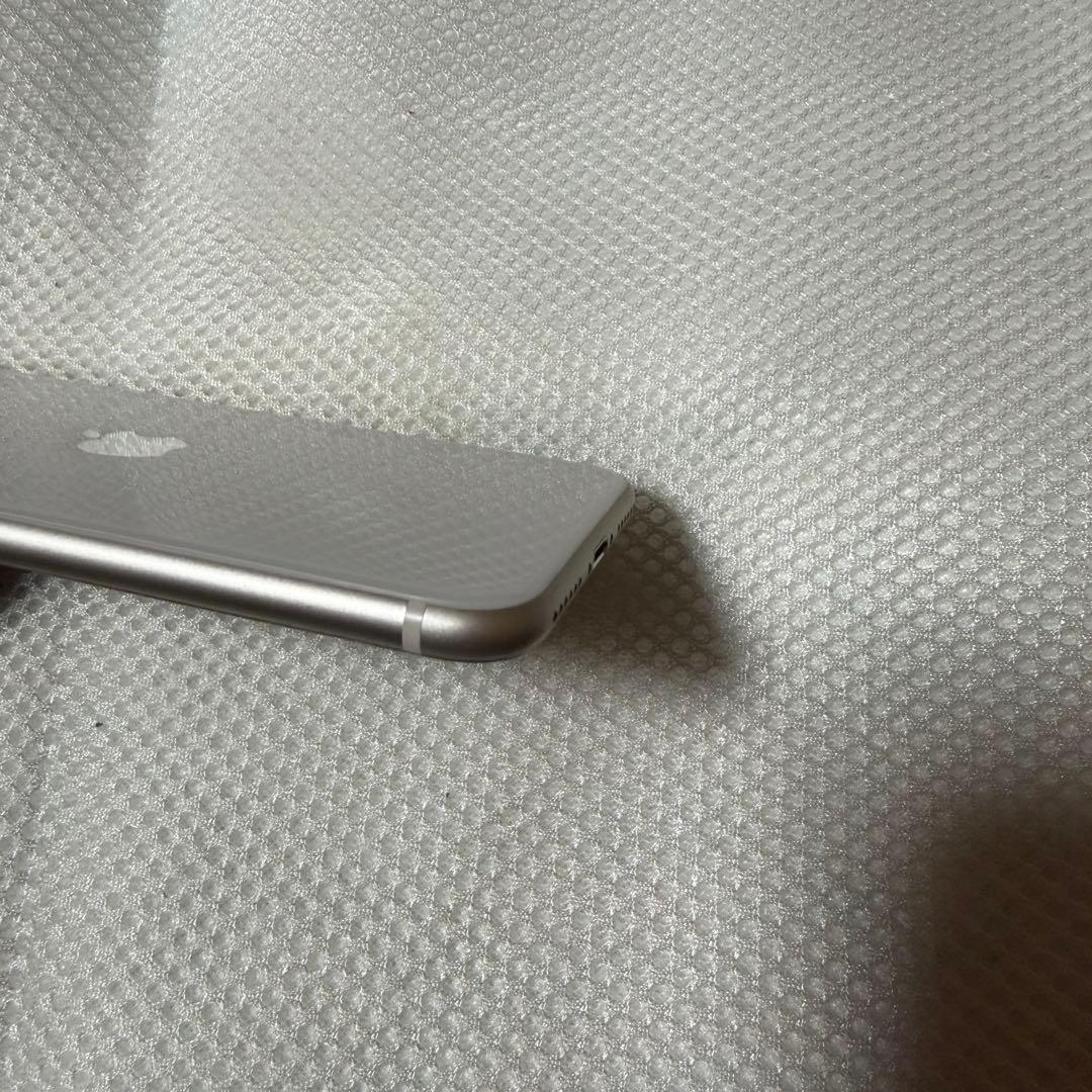 美品 SIMフリー iPhoneSE 第3世代 64GB バッテリー100%