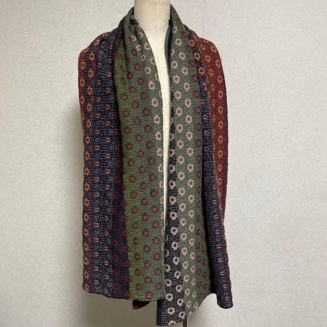 カトリーヌ　アンドル　▪️シリアルナンバーあります。大判ジャガードストール