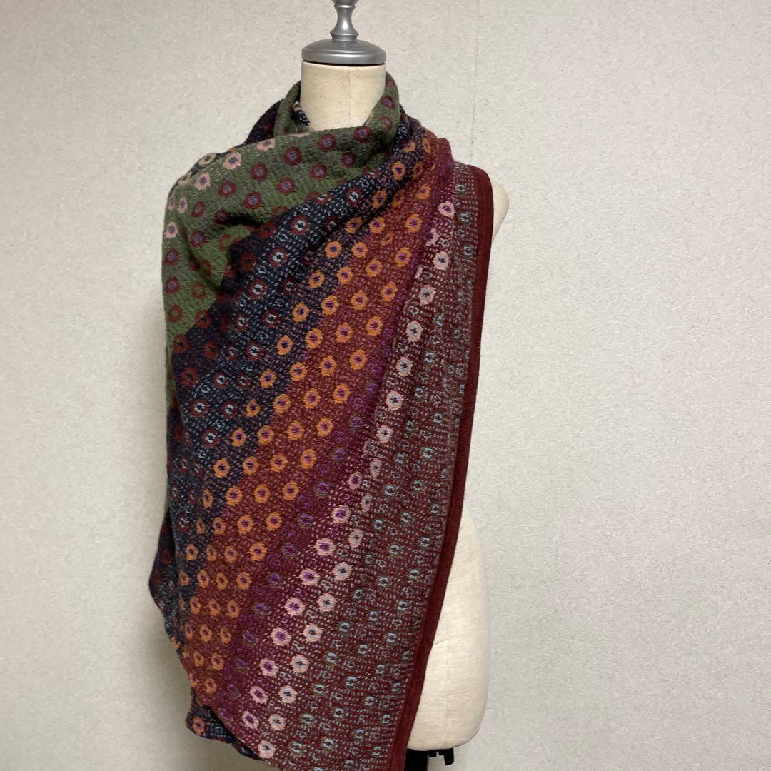 カトリーヌ　アンドル　▪️シリアルナンバーあります。大判ジャガードストール