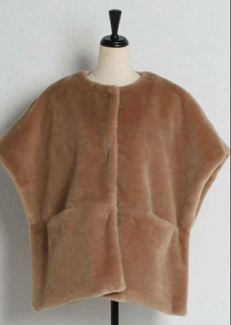 完売！bow.a ボウエー　FAKE FUR VEST