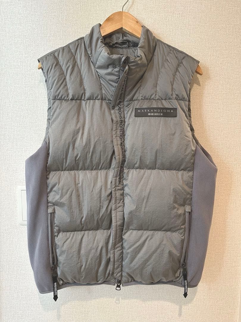 マークアンドロナ　ダウンベスト　【美品】