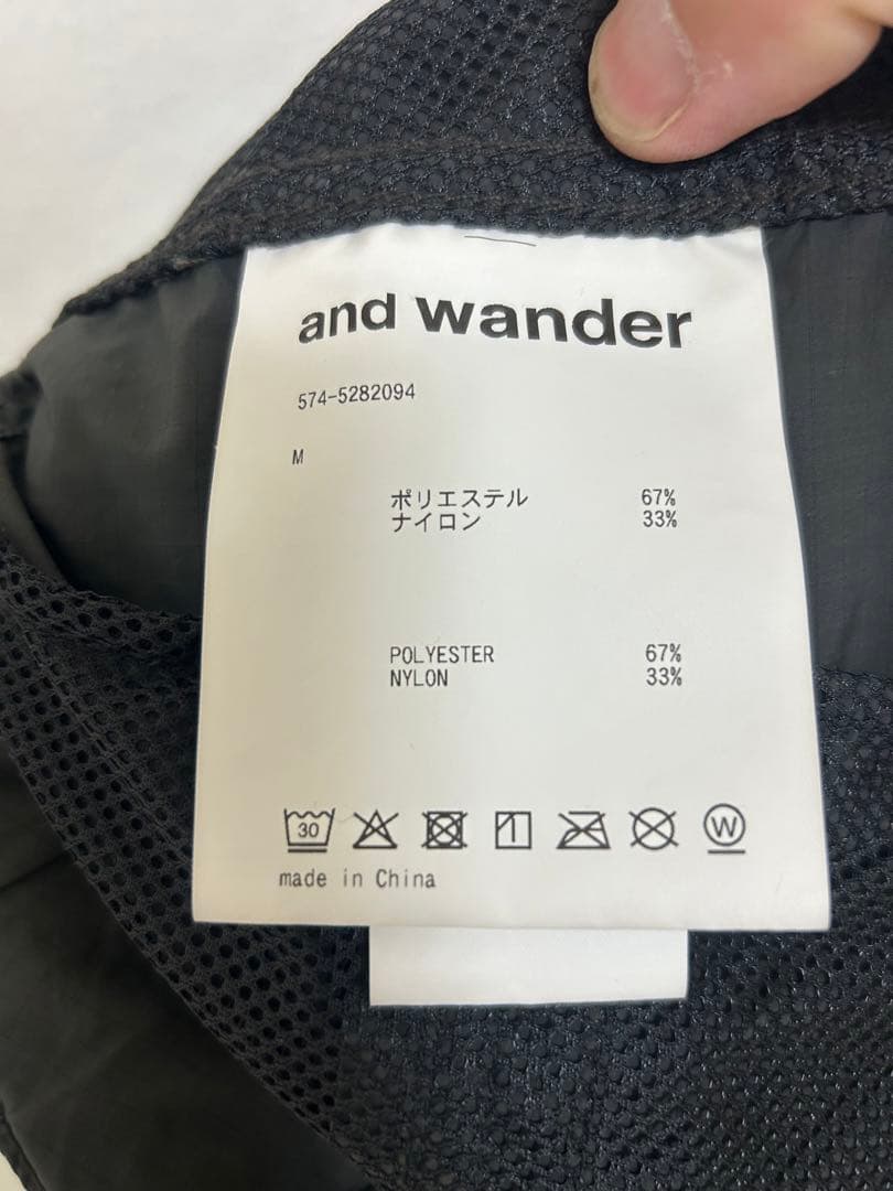 and wander 黒 カーゴパンツ　ナイロンパンツ