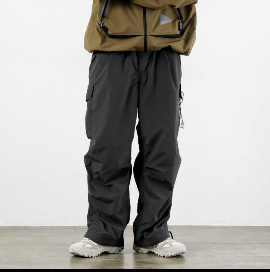 and wander 黒 カーゴパンツ　ナイロンパンツ