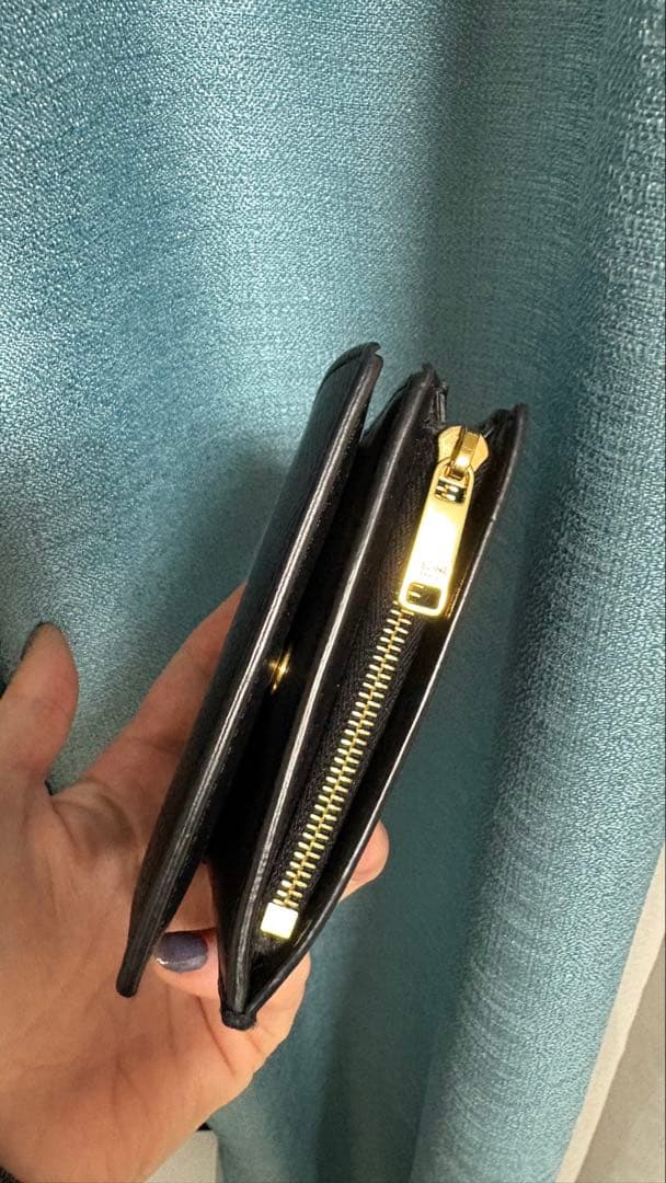 値下げしましたセリーヌCELINE 2つ折り黒ウォレット 二つ折り財布コンパクト