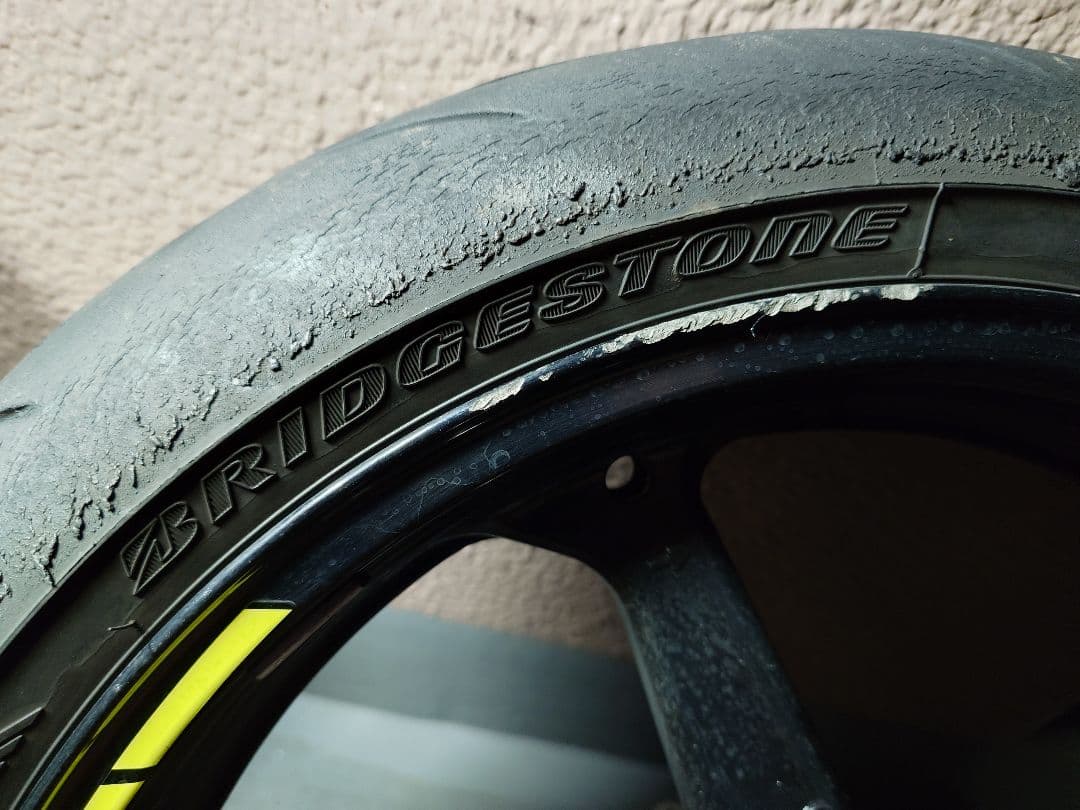 cbr600rr pc40前期　フロントホイール