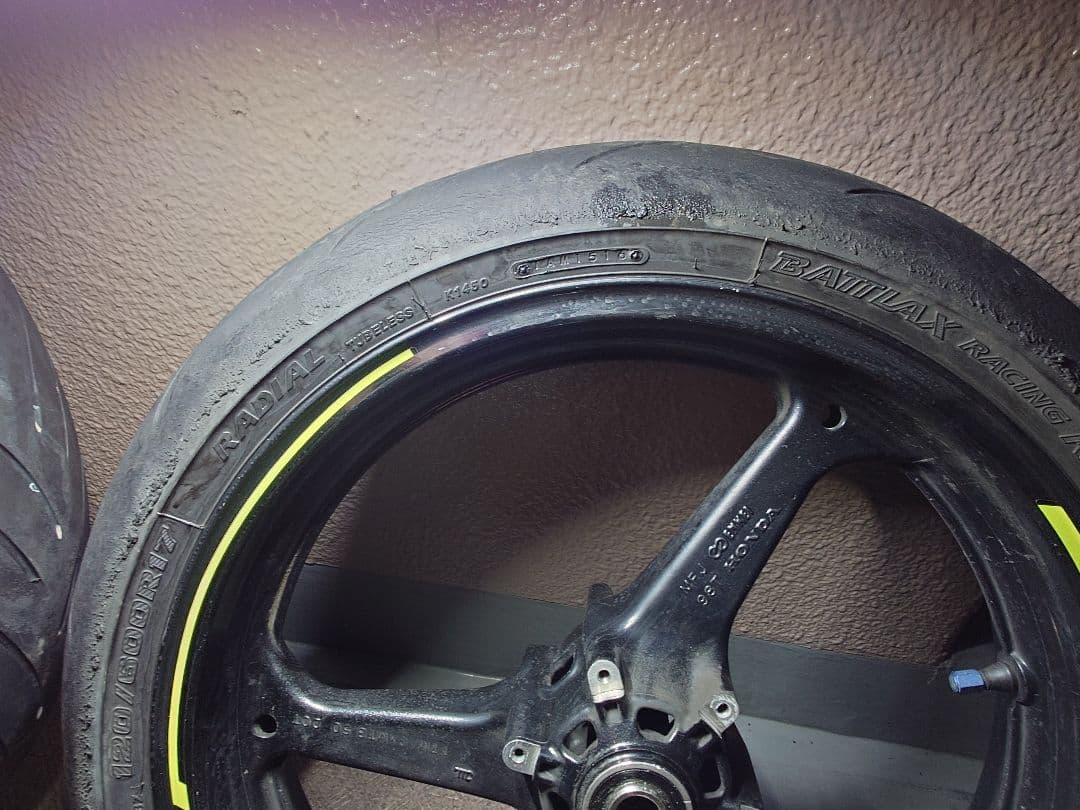 cbr600rr pc40前期　フロントホイール