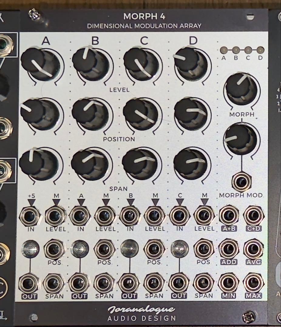 ＊＊ Joranalogue Morph 4 モジュラーシンセサイザー