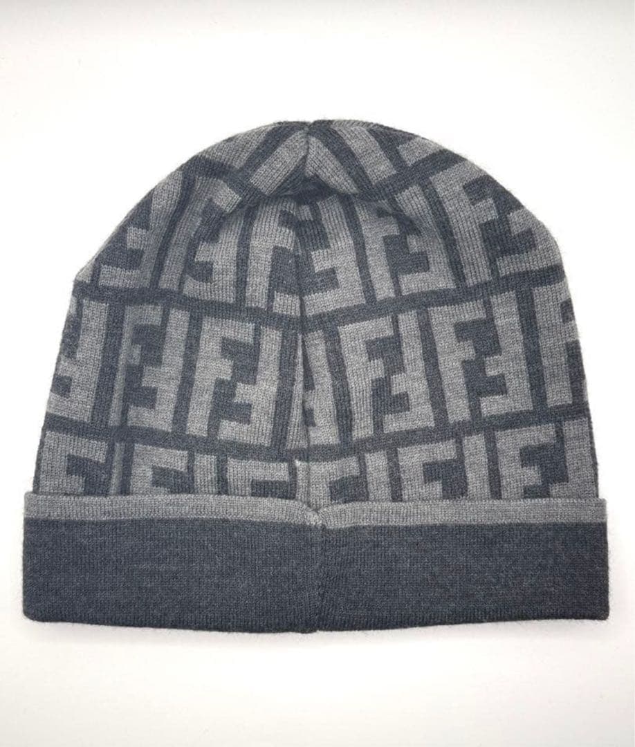未使用品　FENDI ズッカ柄 ニット帽 ウールマーク グレー　タグ付き