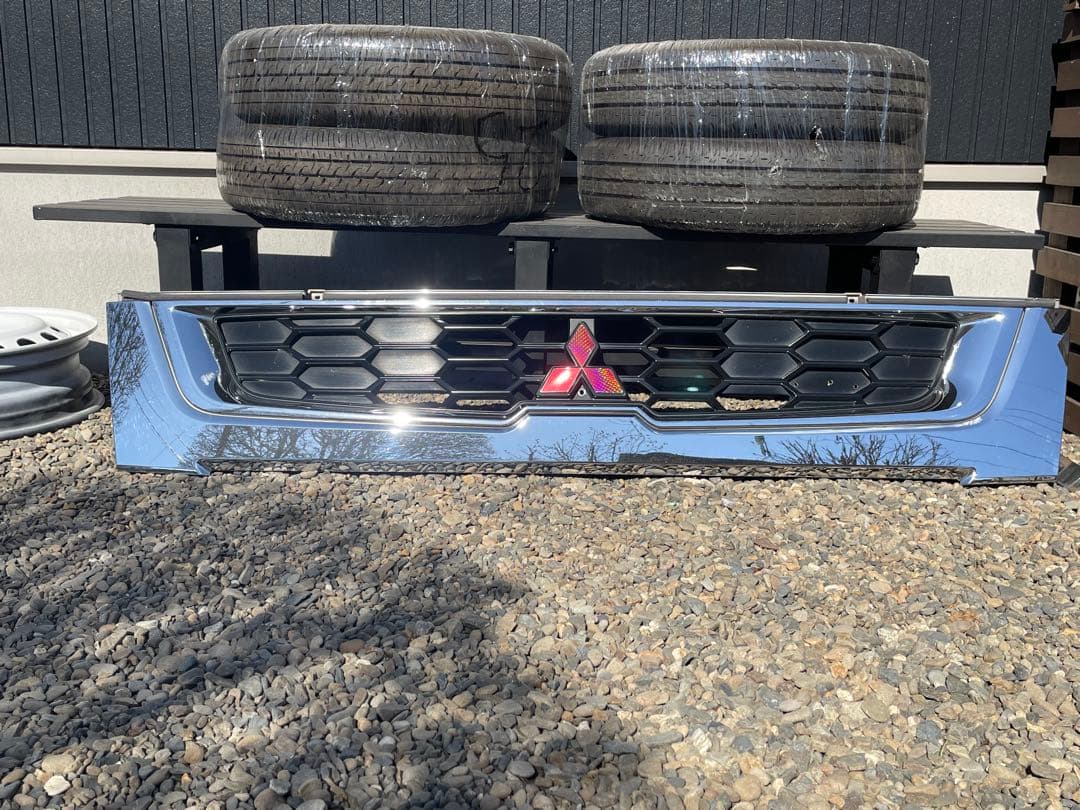 三菱ふそう　ベストワンファイター標準ボディーメッキグリル。