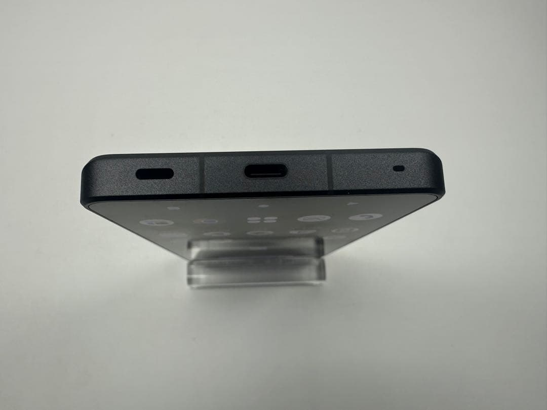 外観美品 Aquos R8 pro docomo 256gb simフリー