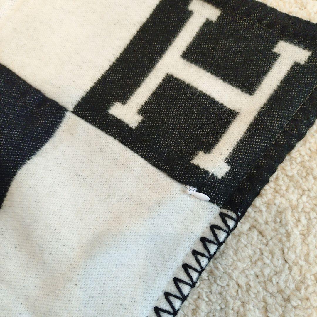 Hロゴ入り クッションカバー 45×45