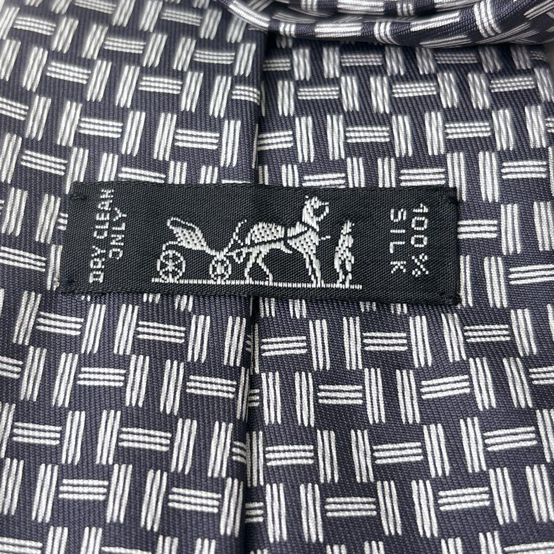 未使用保管品　HERMES 幾何学模様 ネクタイ 専用ボックス付き