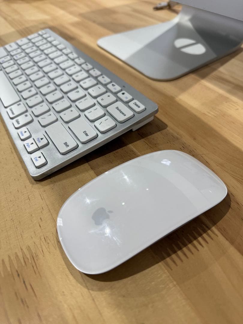 Macデスクトップ iMac + AnkerKeyboard + Magic Mouse