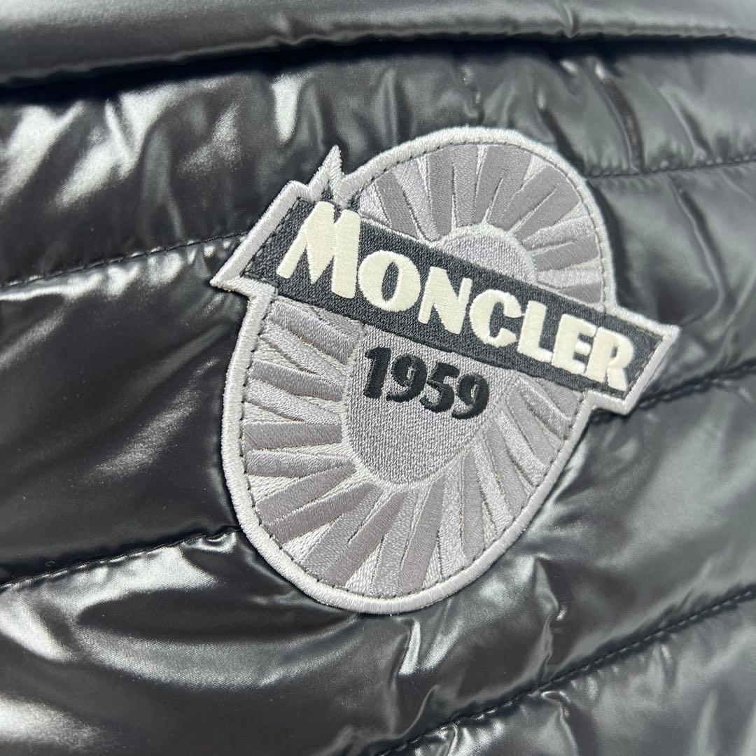 ✨ほぼ未使用✨MONCLERモンクレール　クラッチバッグ　PCケース　ナイロン