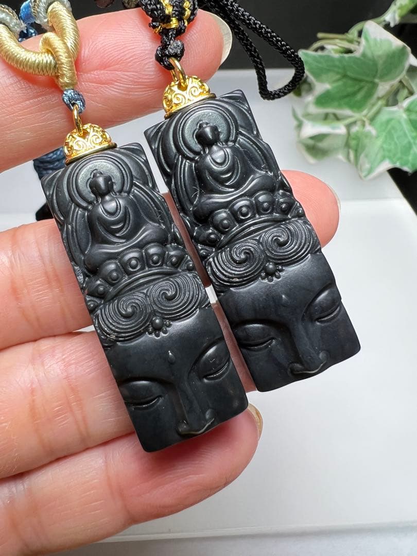 和田玉観音様彫り紐ネックレス❣️ 至高の慈悲　願望成就・開運・健康長寿