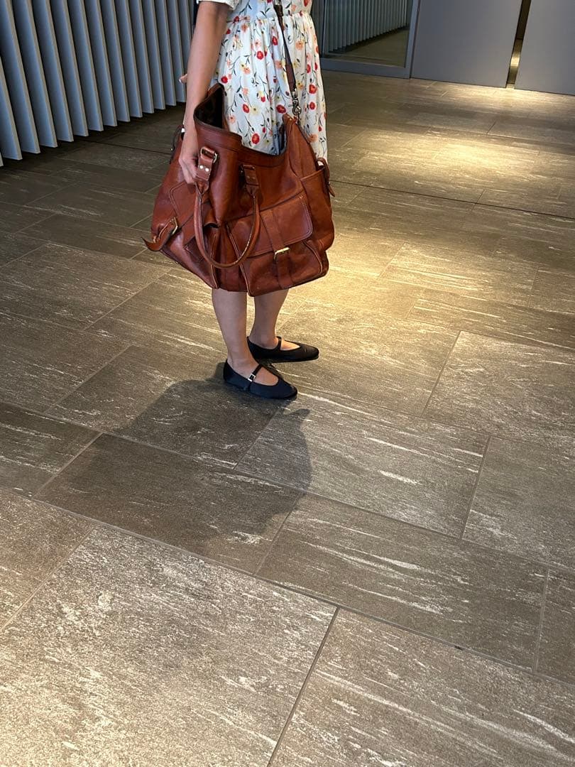 Banana Republic ￼ブラウンレザーダッフルバッグ