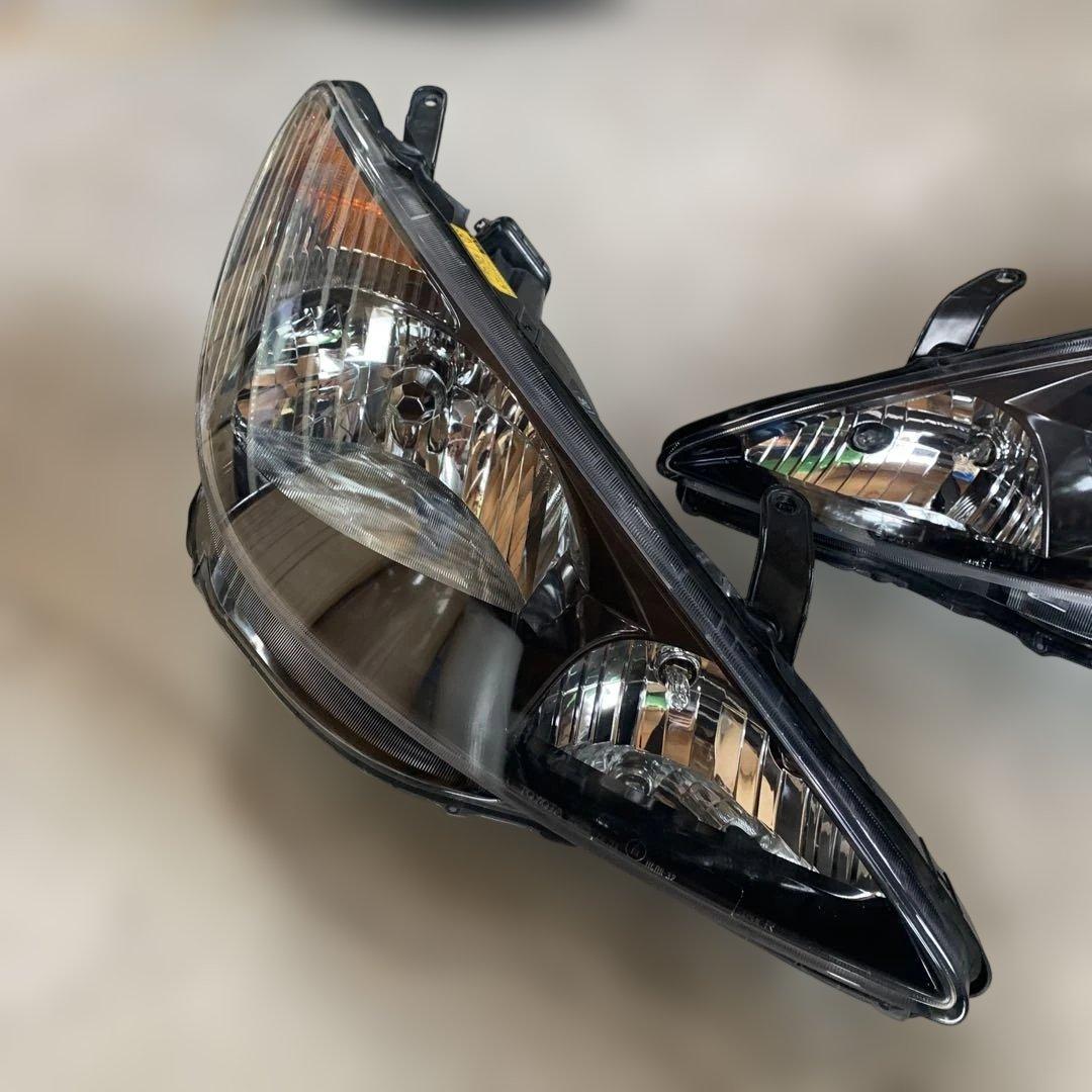 タイガース㊗️セ界制覇エスティマ　30 ヘッドライト 左右セッ中古品