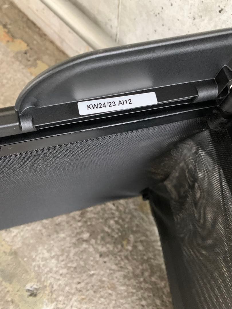 MINIコンバーチブルF57 純正ウインドディフレクター