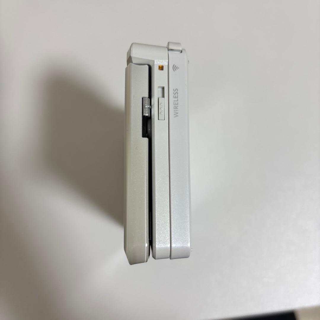 ニンテンドー 3DS ホワイト ソフトセット(大乱闘、マリオカートなど)