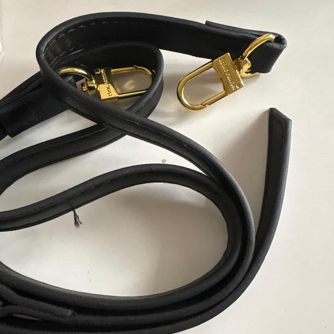 Louis Vuitton 黒 レザー ショルダーバッグ