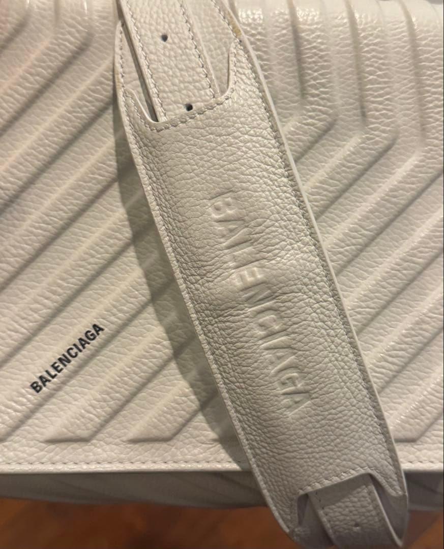 BALENCIAGA ホワイト レザー ショルダーバッグ