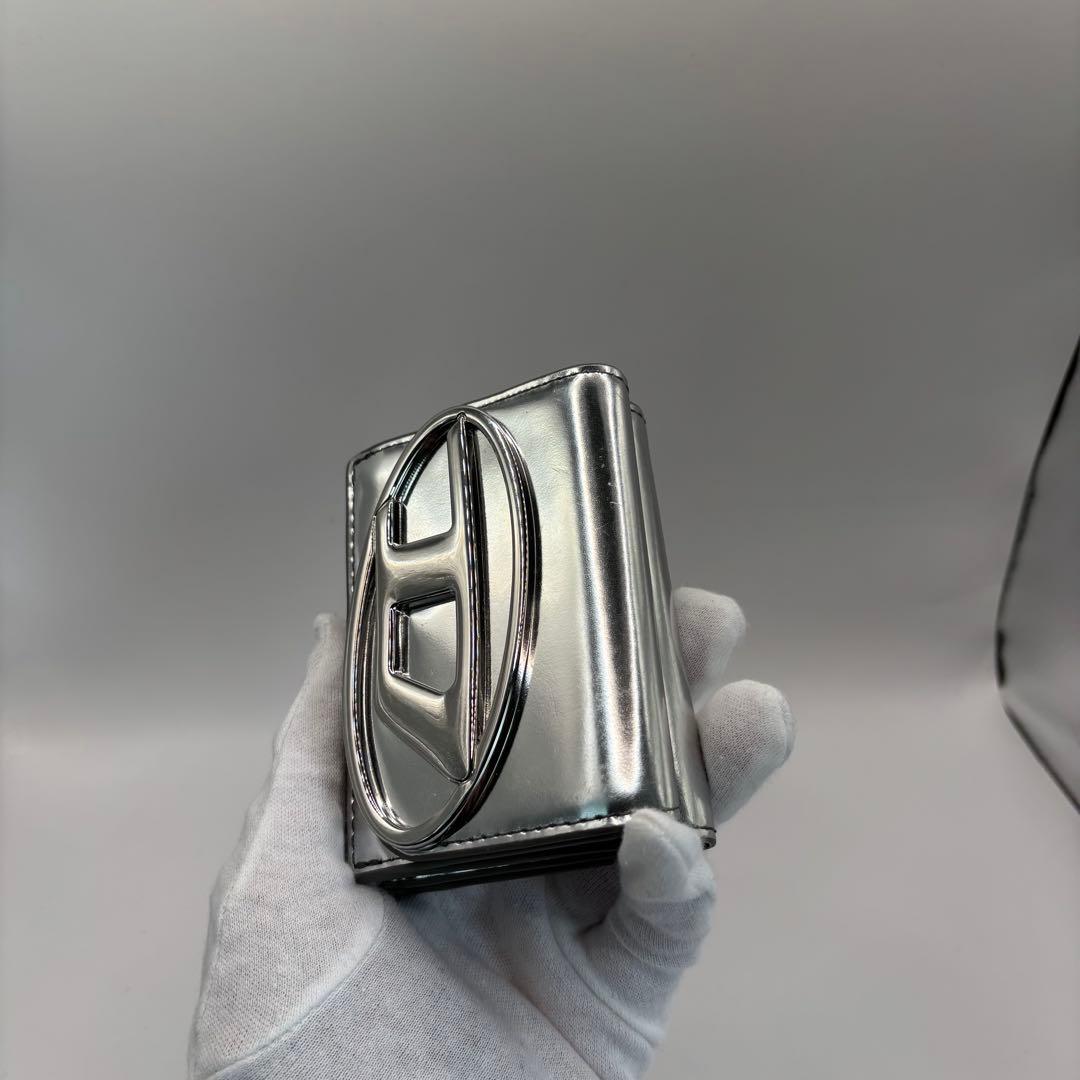DIESEL 三つ折り財布　シルバー　1DR サークルロゴ　ウォレット　Dロゴ