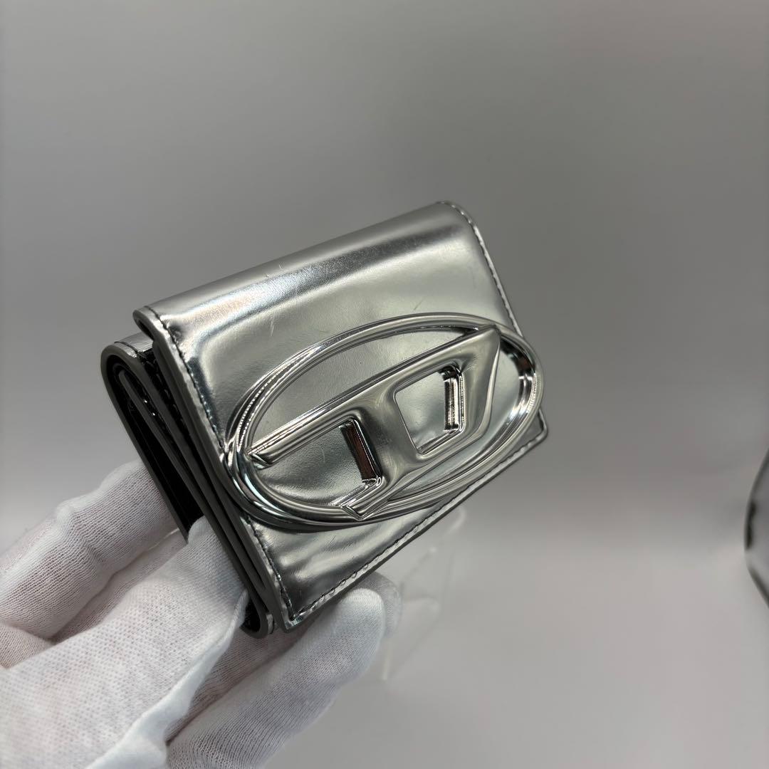 DIESEL 三つ折り財布　シルバー　1DR サークルロゴ　ウォレット　Dロゴ