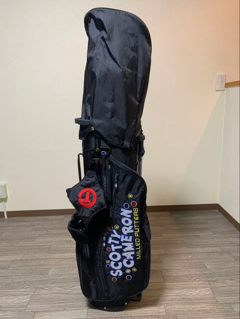 スタンド式キャディバック　ピエロデザインのブラックです！パターカバープレゼント付