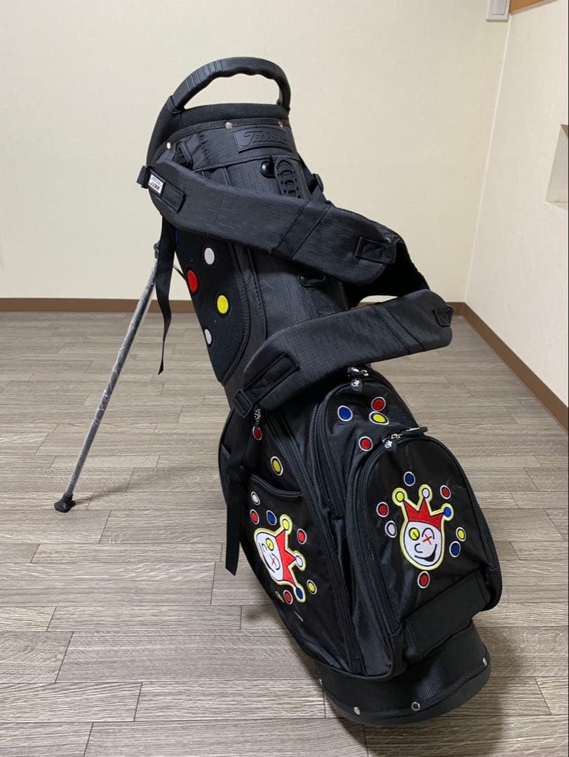 スタンド式キャディバック　ピエロデザインのブラックです！パターカバープレゼント付