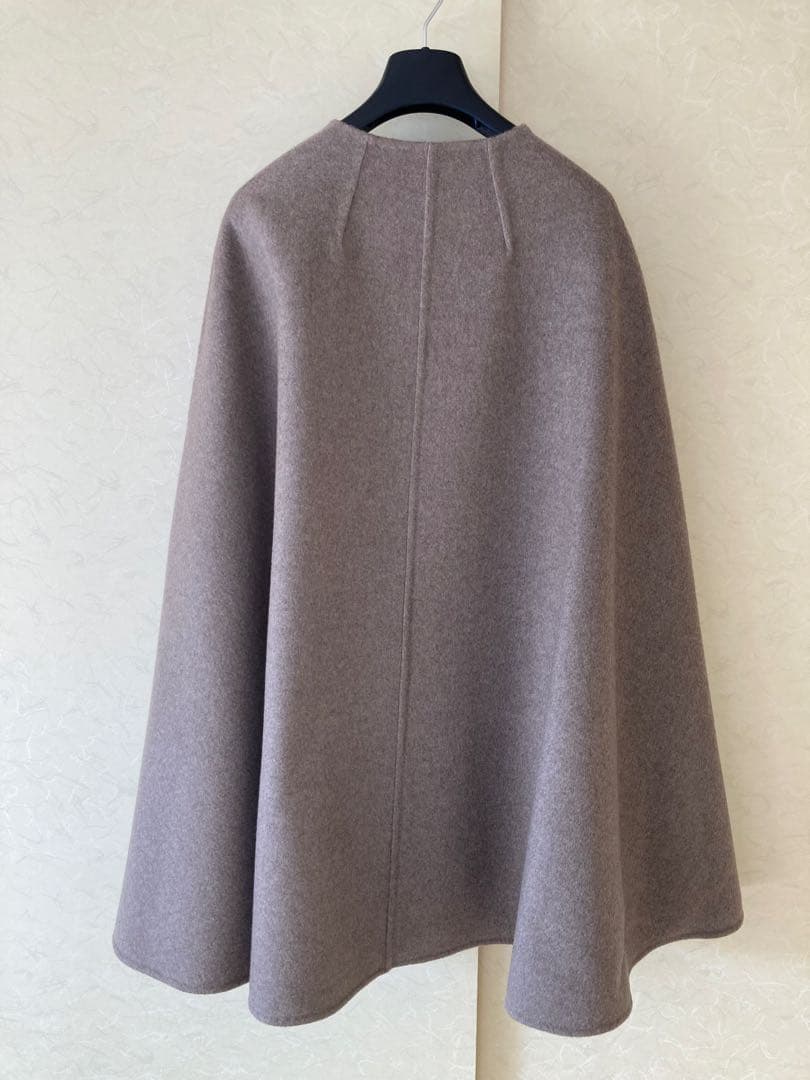 ジャケット・アウター Harris Grace Cashmere Reversible Cape