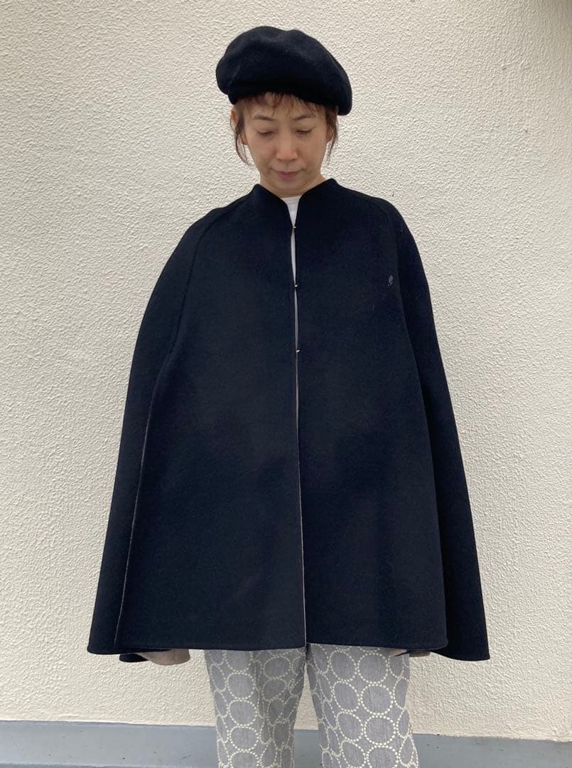 ジャケット・アウター Harris Grace Cashmere Reversible Cape