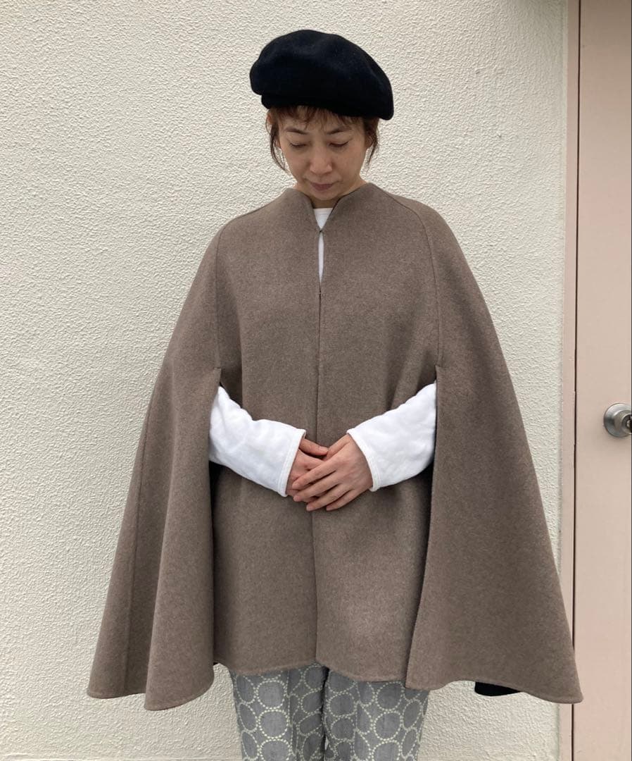 ジャケット・アウター Harris Grace Cashmere Reversible Cape