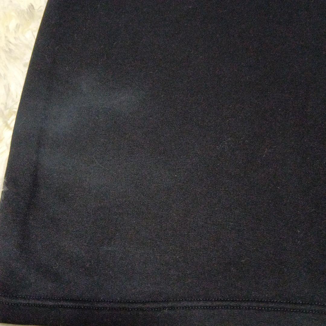 CHANEL 　金色の刺繍　口ゴ入り　ブラック Tシャツ S　半袖