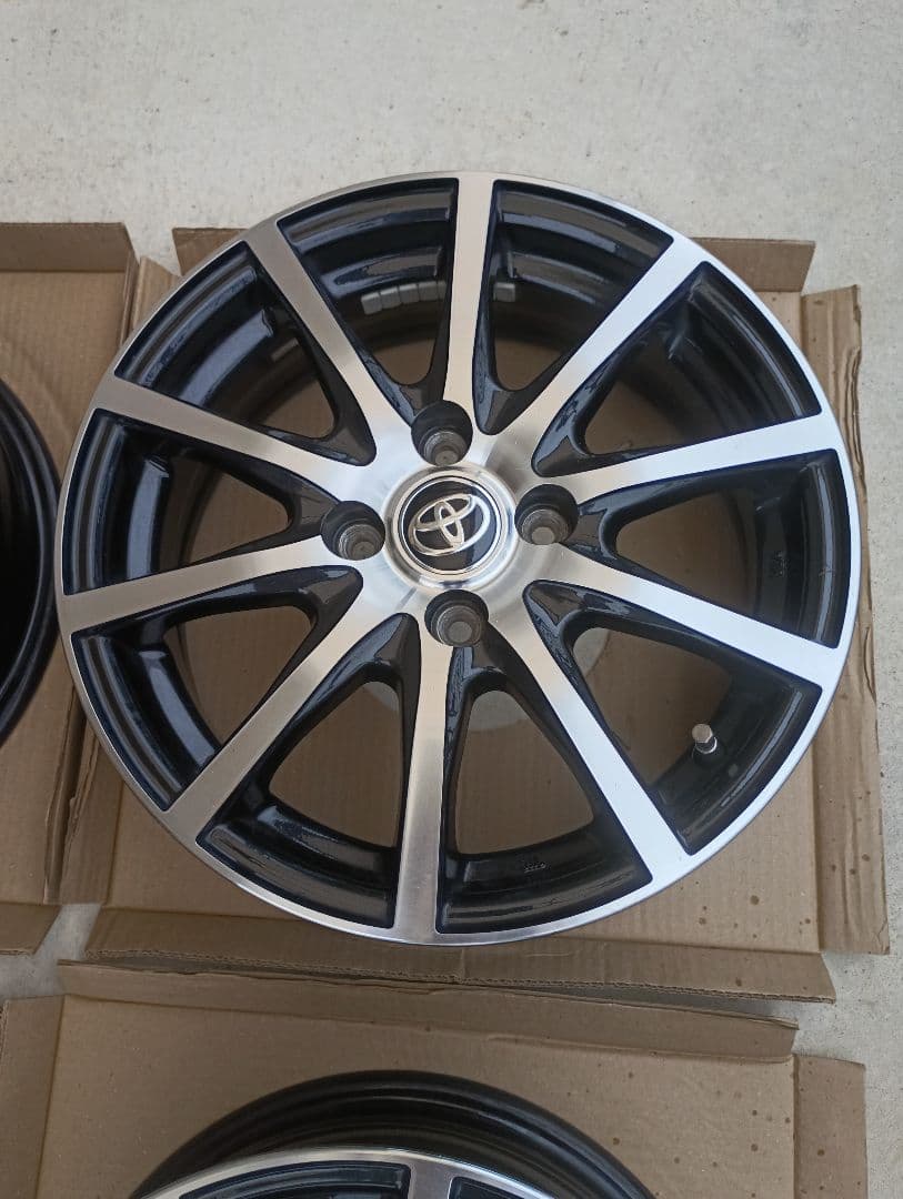 アクアNHP10中古純正アルミホイール4本セット